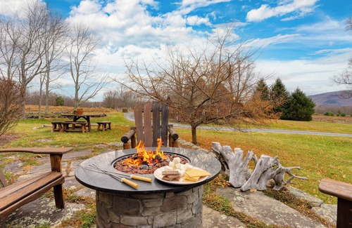 Prattsville House | Rustic-Chic Farmhouse w/Firepit, Close to Windham Ski & Catskills Adventures!