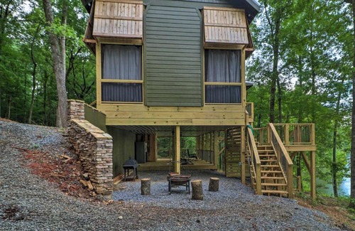 Tallassee House | Rustic-Chic Riverfront Home with Dock, Deck and Canoes