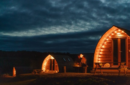 Cockburnspath Cabin | Rustic Coastal Cabin with Wood Fired Hot Tub
