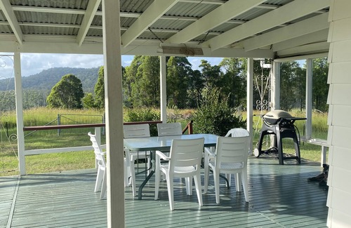 Lower Pappinbarra Cottage | Rustic cottage close to river for swimming & fishing.