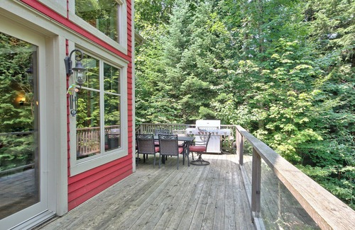 Mont-Tremblant Cottage | Rustic cottage Tremblant - La Maison Rouge