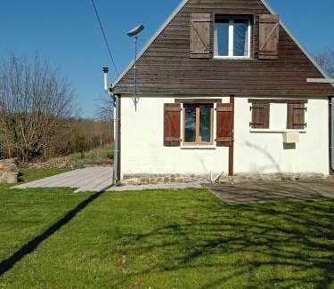 Pont Farcy House | Rustic cottage full of charm for the perfect getaway in Normandy
