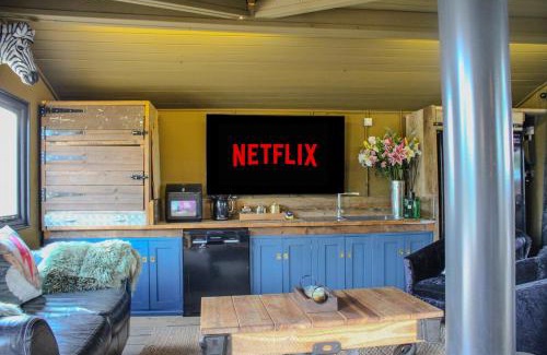 Glentham House | Rustic Country Cabin, Bring Horses, Fire Pit & Puppies