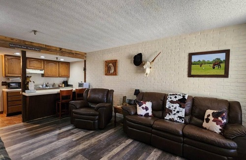 River Ranch Condo | Rustic Country Living at River Ranch Sleeps 6! 102