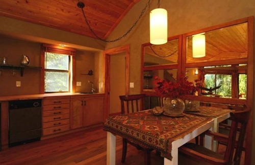Sundance House | Rustic Elegance! Views! Walk to Resort. Sleeps 10