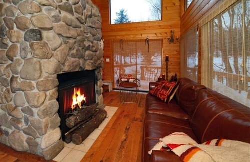 Sundance House | Rustic Elegance! Views! Walk to Resort. Sleeps 10
