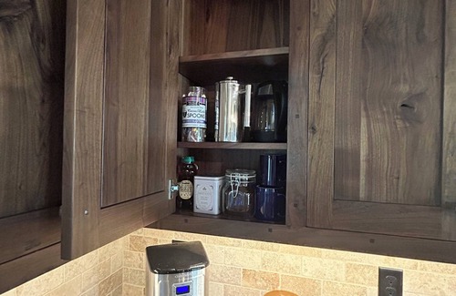 Gardiner Cabin | Rustic Elegant Cabin 5 Mns to YNP ~ Open Year Round