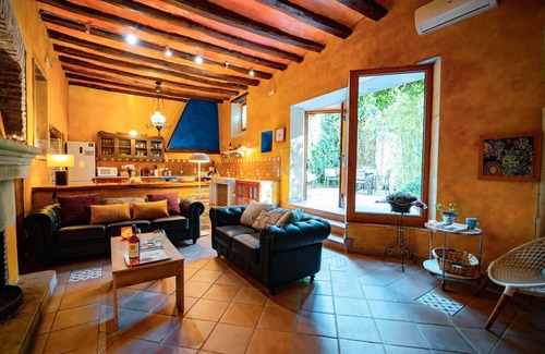 Sant Pere Molanta Villa | Rustic Vibes Villa w/private pool 12km to beach!
