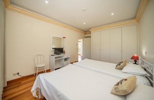 Povoa de Lanhoso Other | Rustic farm with swimming pool and playground!