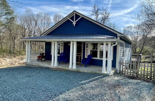 McCain House | Rustic Farmhouse Near Jordan Dam