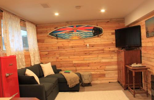 Ucluelet House | Rustic Guest Suite