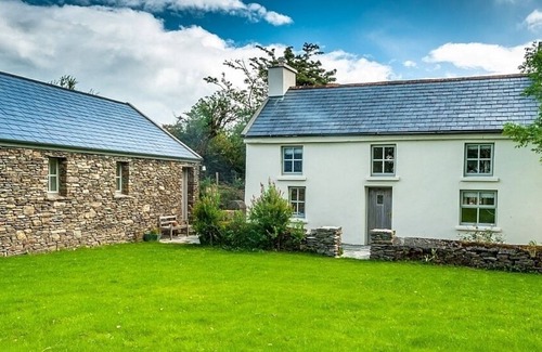 Drimoleague House | Rustic Holiday Cottage To Rent In The Hills Of Bantry Bay