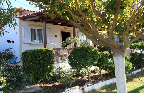 Skafidia House | Rustic holiday house directly at the beach, garden, terrace | Ilia, Peloponnese