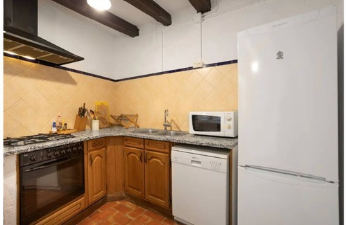 Pins House | Rustic house in a private estate in Vilopriu. Pool
