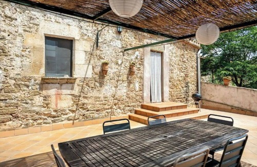 Pins House | Rustic house in a private estate in Vilopriu. Pool
