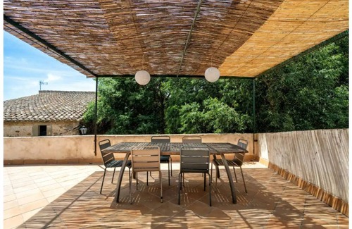 Pins House | Rustic house in a private estate in Vilopriu. Pool