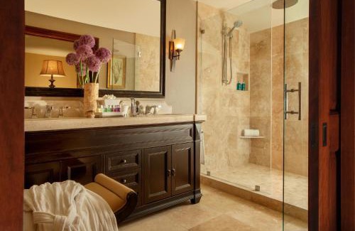 Jackson Hole Resort | Rustic Inn Creekside