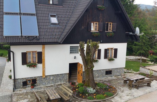 Prijeboj Hotel | Rustic Inn River 2