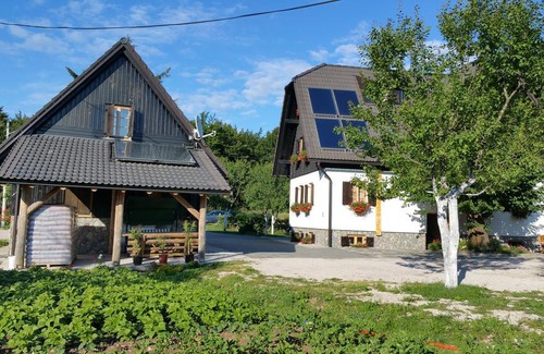 Prijeboj Hotel | Rustic Inn River 2