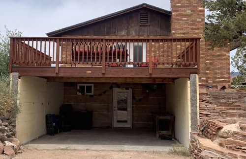 Teasdale House | Rustic isolation near Capitol Reef National Park