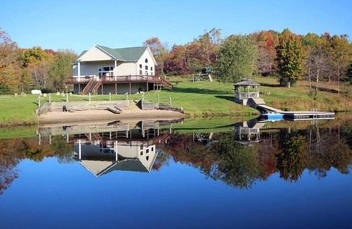 Logan Cabin | Rustic Lakefront Lodge in Hocking Hills