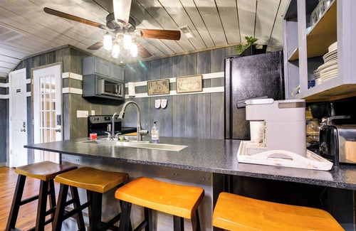 Liberty Cabin | Rustic Liberty Retreat w/Private Patio & Gazebo!