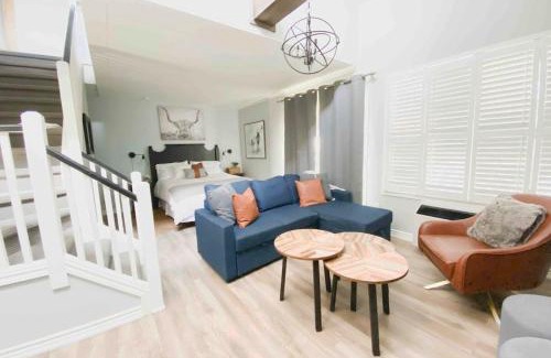 Craigleith Apartment | Rustic Loft at Blue