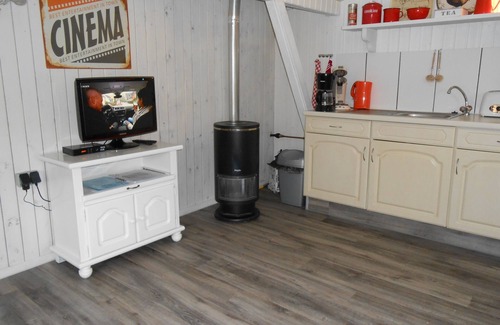 Ostgroßefehn Cabin | Rustic log cabin/chalet in a quiet location in the middle of nature in East Friesland