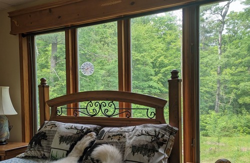 Lanark Highlands Cabin | Rustic Log cabin for nature enthusiast