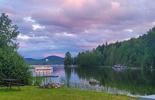 Maidstone Cabin | Rustic log cabin on beautiful Maidstone Lake