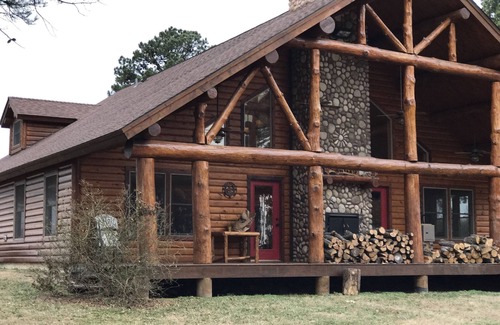 Moodys Cabin | Rustic Log Home in the Pines Great place to rest, relax and unwind!