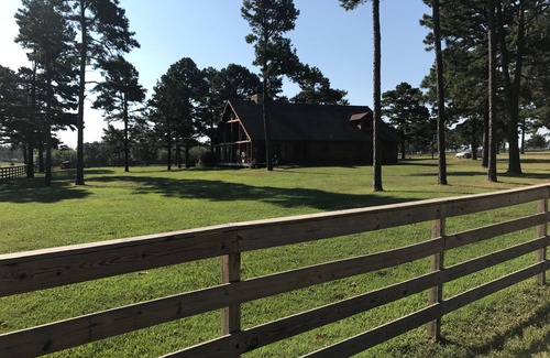 Moodys Cabin | Rustic Log Home in the Pines Great place to rest, relax and unwind!