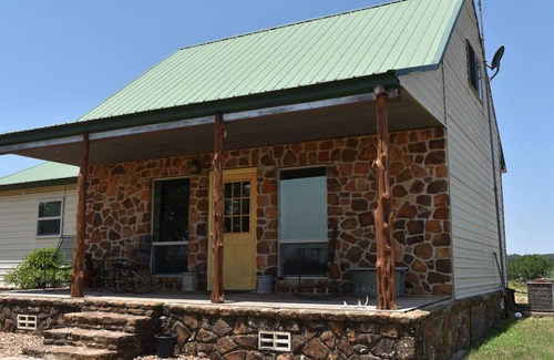 Mason Cabin | Rustic Loyal Valley Private Guesthouse with Peace & Serenity Views