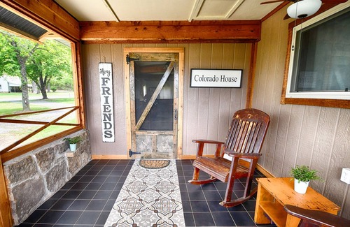 Tahlequah House | Rustic Luxury Along the Illinois River