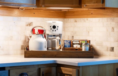 Bailey Cabin | Rustic-luxury cabin with fireplace, deck views & wildlife watching
