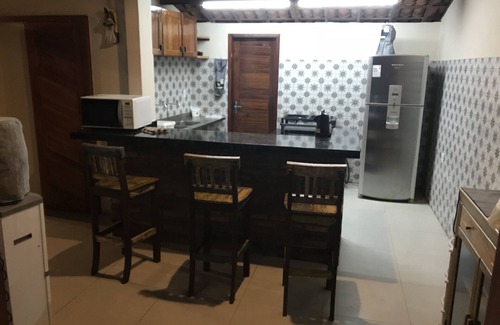 Porto das Dunas House | RUSTIC MANSION 11 SUITES 50 BEDS NEXT TO BEACH PARK
