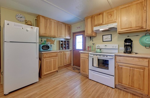 Mauston Cabin | Rustic Mauston Retreat: Walk to Castle Rock Lake