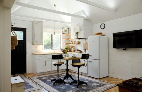 Troy House | Rustic Modern Cottage Retreat in the Heart of Troy