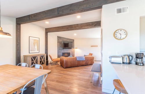 Mendocino House | Rustic modern cottage on 2 acres-minutes from Mendocino Village