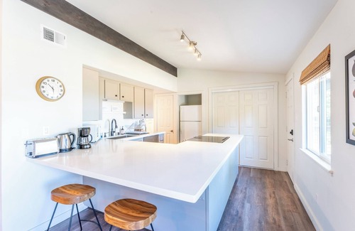 Mendocino House | Rustic modern cottage on 2 acres-minutes from Mendocino Village