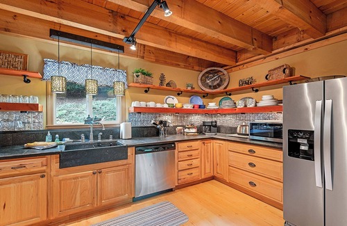 Mountain Springs House | Rustic Mountain Mountain-Spacious, Private Retreat w/Hot Tub,Pets Welcome!