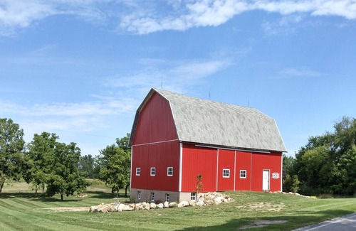 Duplain House | Rustic Red Barn Event Venue