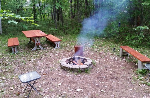 Freedom House | Rustic relaxation with modern conveniences!