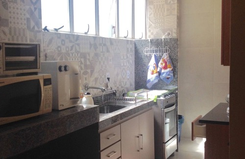 Cabo Frio Apartment | Rustic, renovated apartment in Praia do Forte - 3 bedrooms - 1 suite
