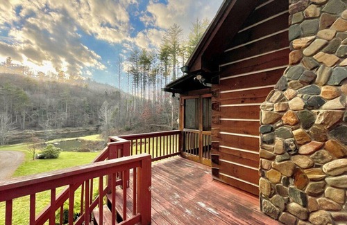 West Jefferson House | Rustic Retreat at Barn on the New - West Jefferson