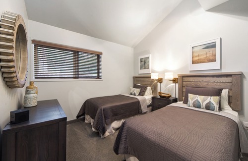 Redmond Hotel | Rustic Retreat Perfect for Peaceful Stay | Pools and Scenic River Walks Access