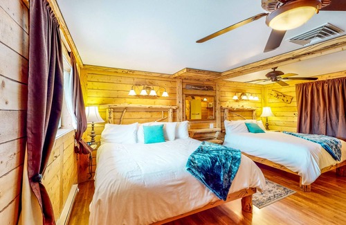 Cedaredge Cabin | Rustic retreat with stellar shared amenities