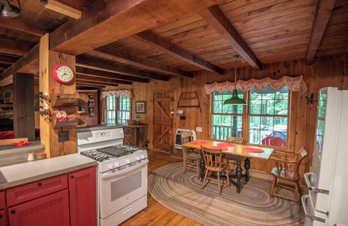 Warrensville Cabin | Rustic Retreat - Wood Burning Fireplace - Short Drive To New River - 20 Min to WJ
