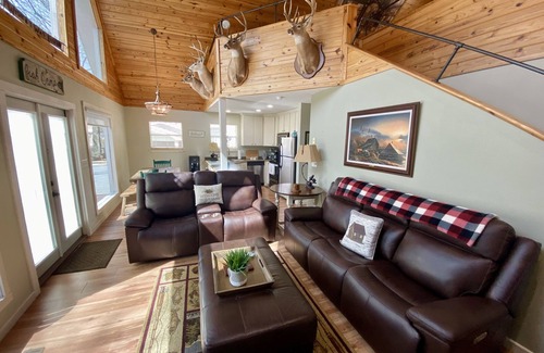Pangburn Cabin | *Rustic River Front Cabin* Private Fishing Dock Near Greers Ferry Lake