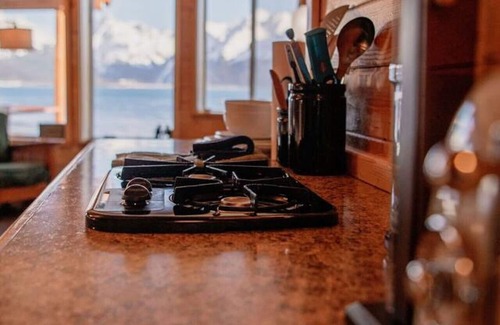 Lowell Point Cabin | Rustic Roots Seaside Indigo Cabin